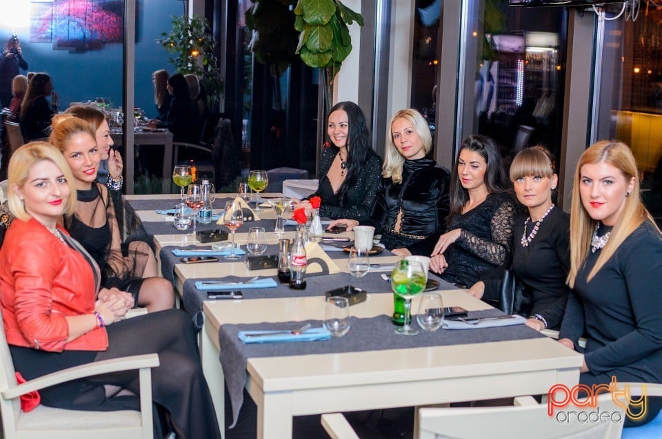 007 Party, Restaurant Rivo