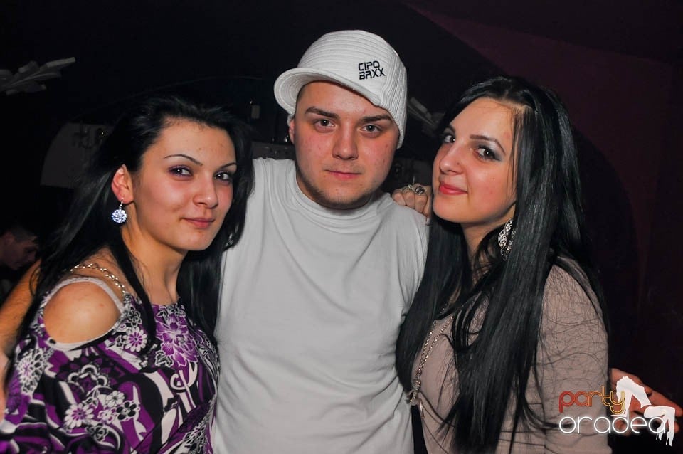 3 Style Night Party în Club Atti's,