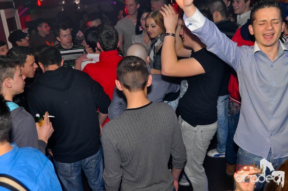 3 Style Night Party în Club Atti's,