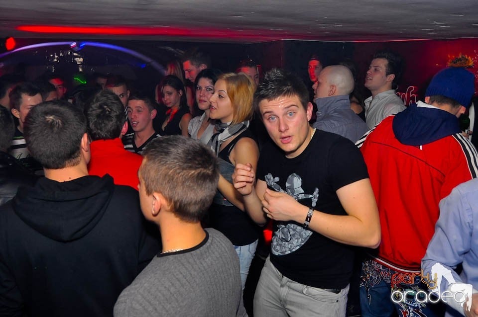 3 Style Night Party în Club Atti's,