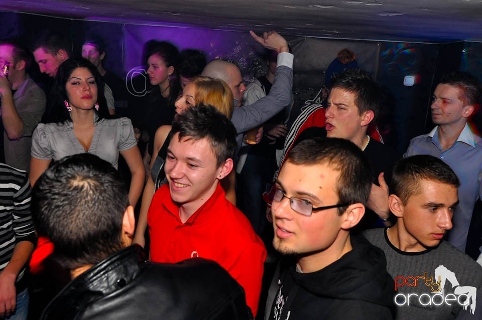 3 Style Night Party în Club Atti's,