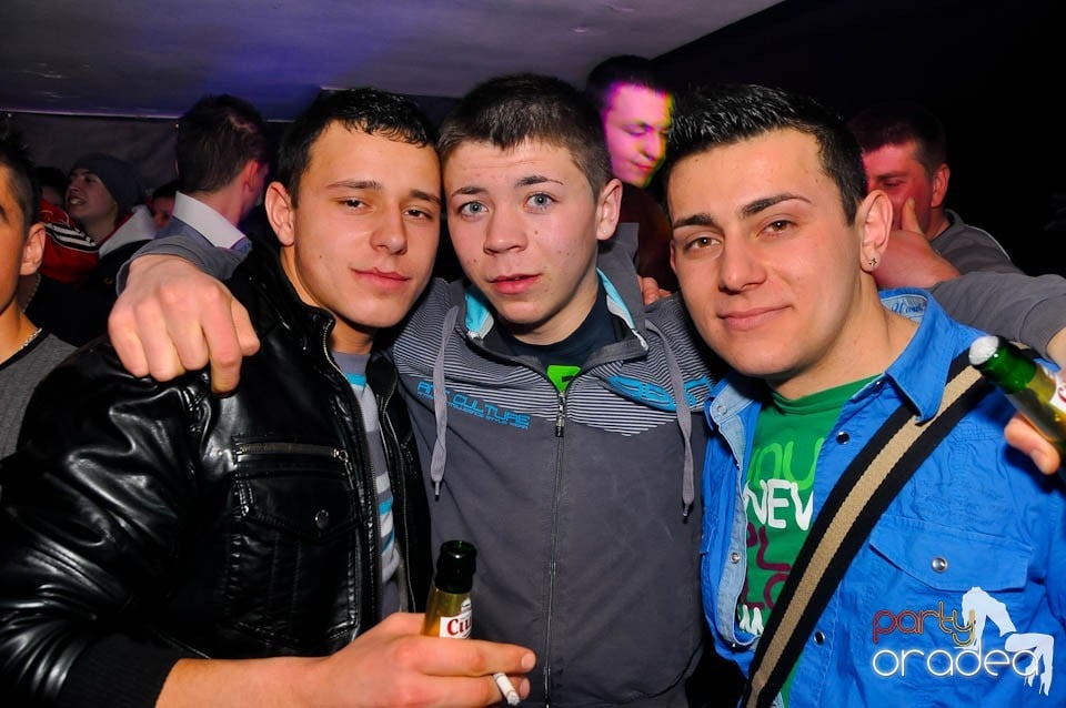 3 Style Night Party în Club Atti's,