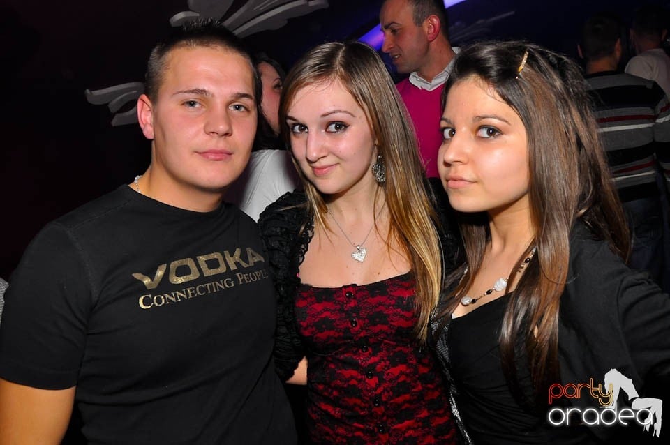 3 Style Night Party în Club Atti's,