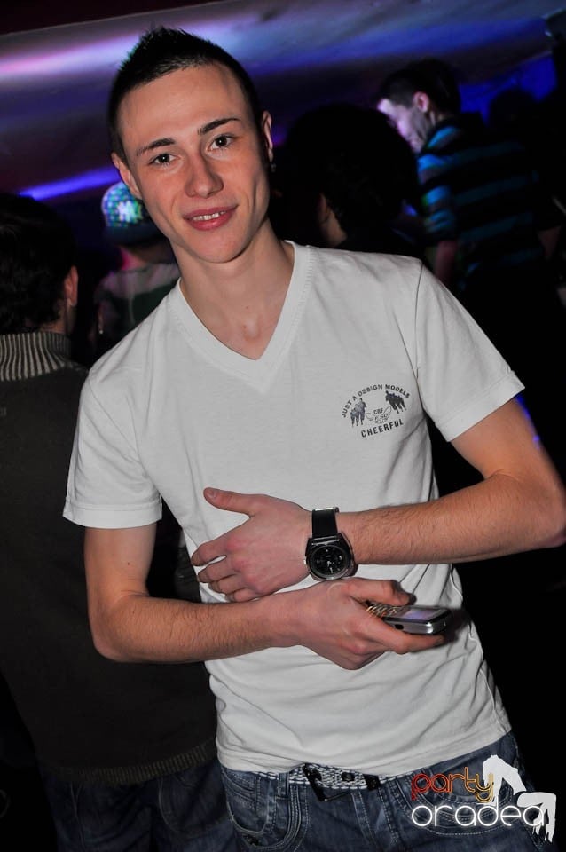 3 Style Night Party în Club Atti's,