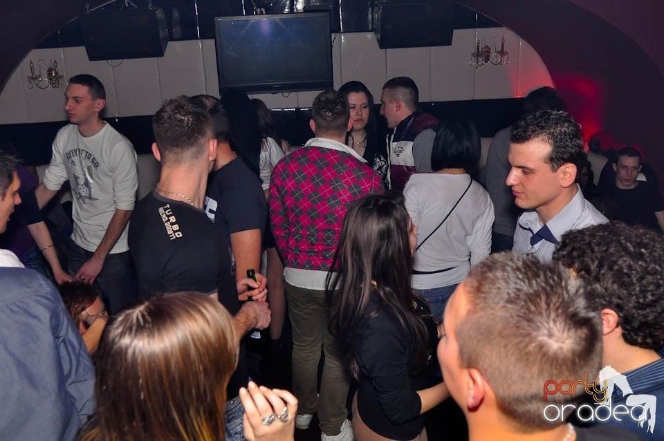 3 Style Night Party în Club Atti's,