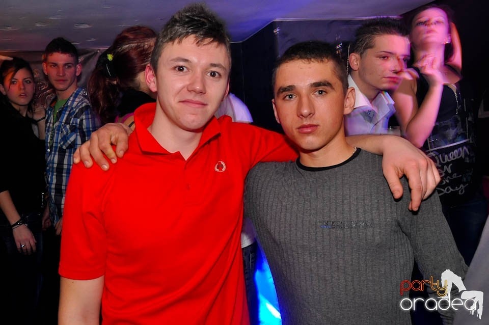 3 Style Night Party în Club Atti's,