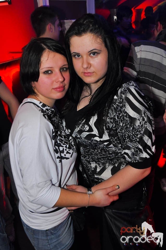 3 Style Night Party în Club Atti's,