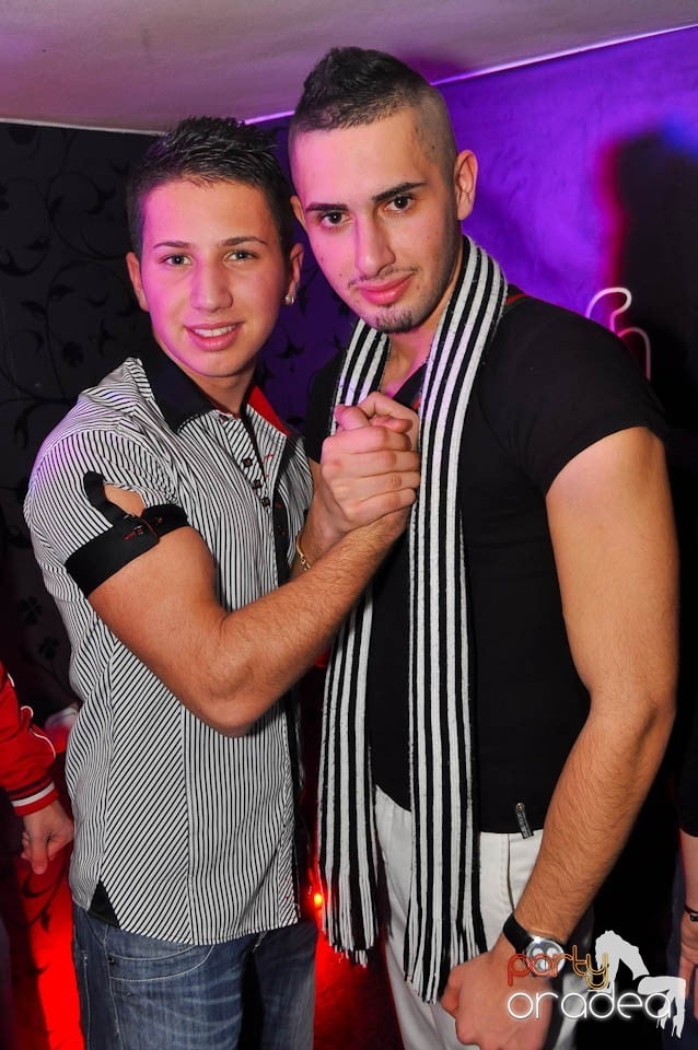 3 Style Night Party în Club Atti's,