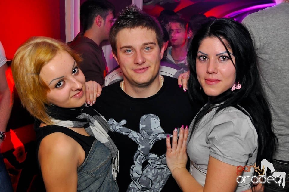 3 Style Night Party în Club Atti's,