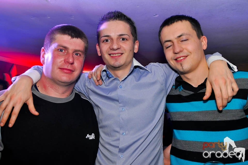 3 Style Night Party în Club Atti's,