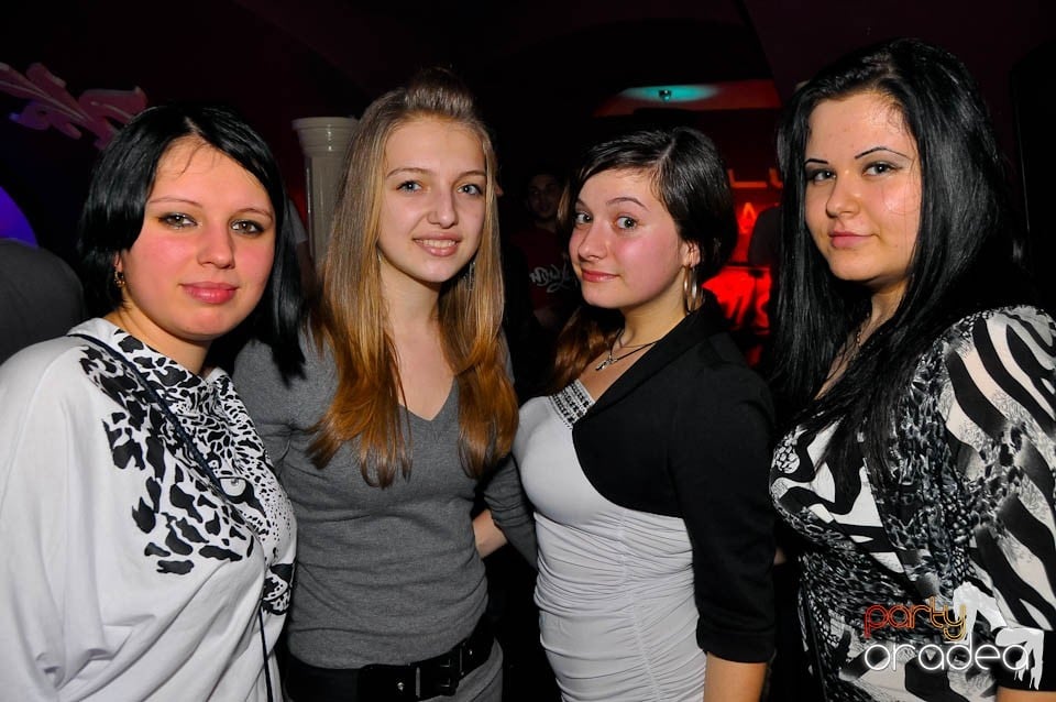 3 Style Night Party în Club Atti's,