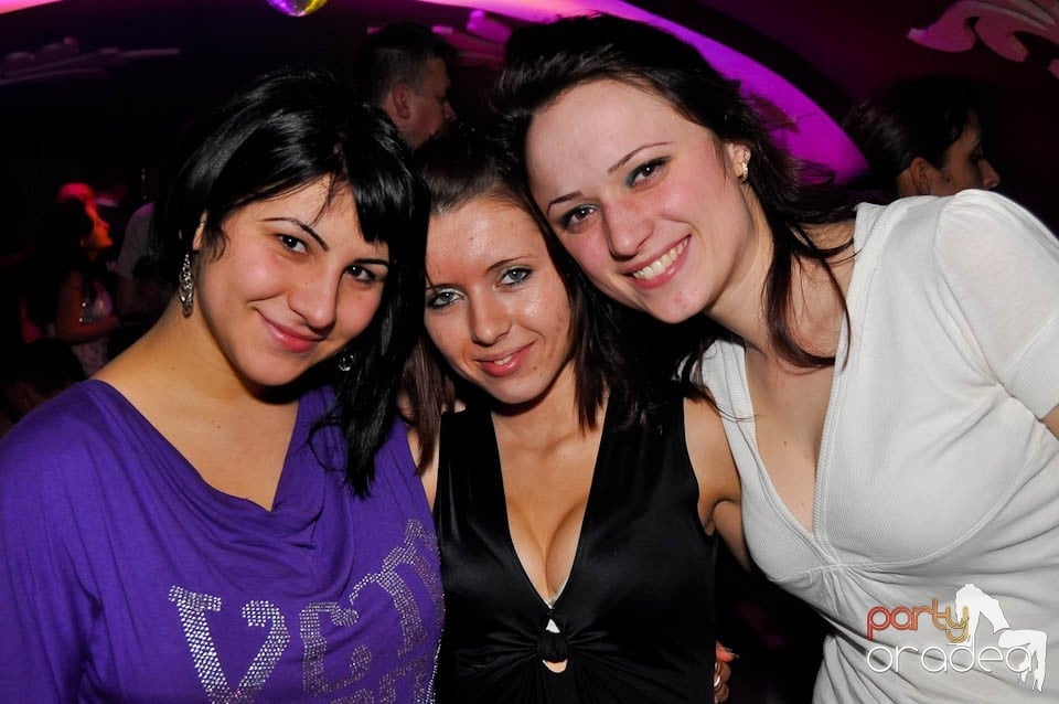 3 Style Night Party în Club Atti's,