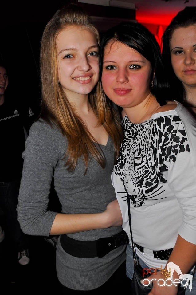 3 Style Night Party în Club Atti's,
