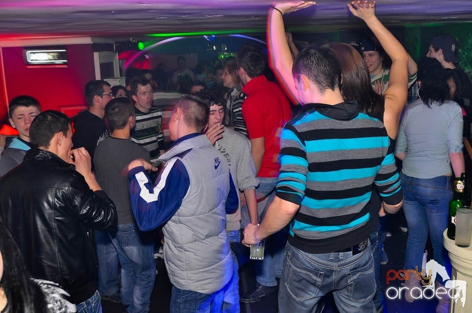 3 Style Night Party în Club Atti's,