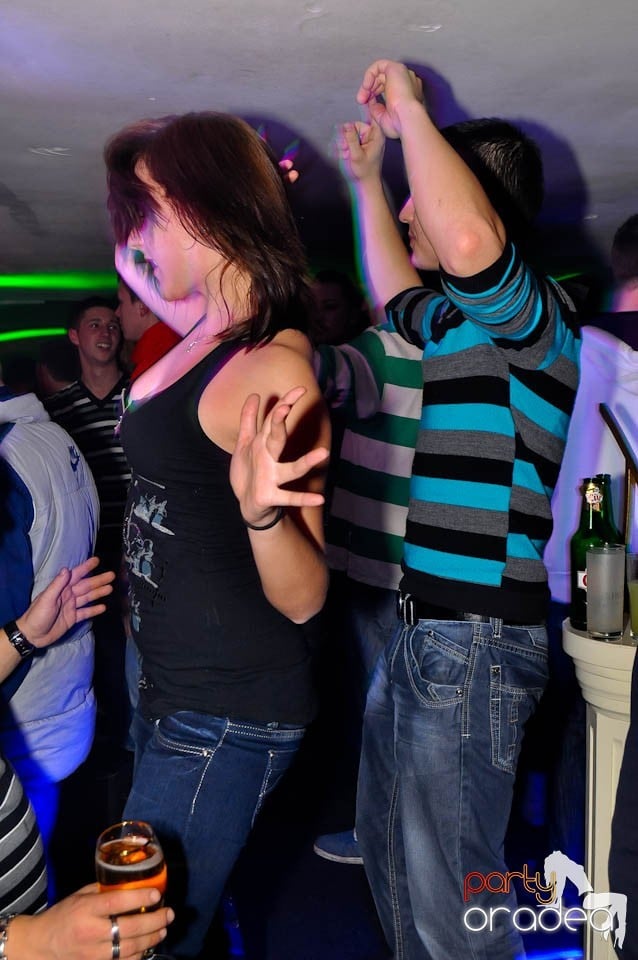 3 Style Night Party în Club Atti's,