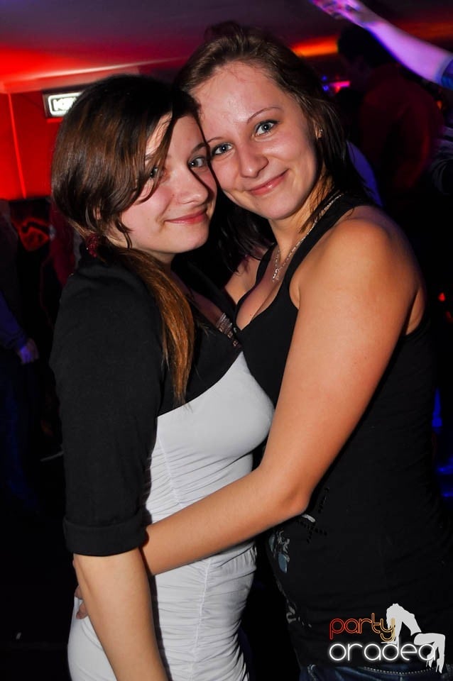 3 Style Night Party în Club Atti's,