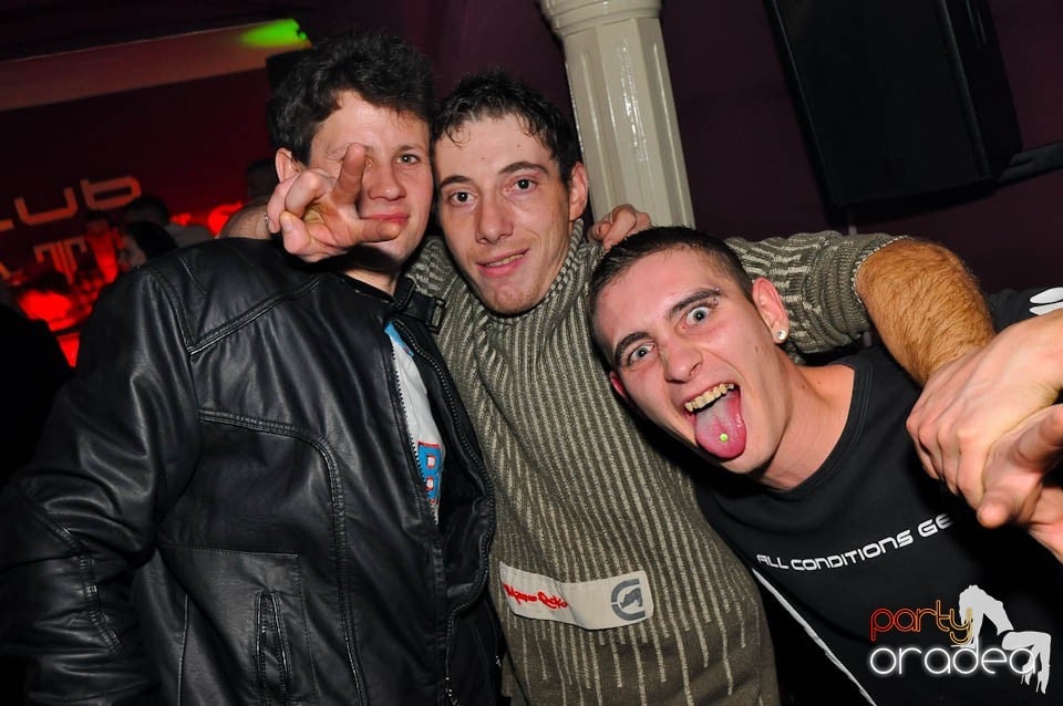 3 Style Night Party în Club Atti's,