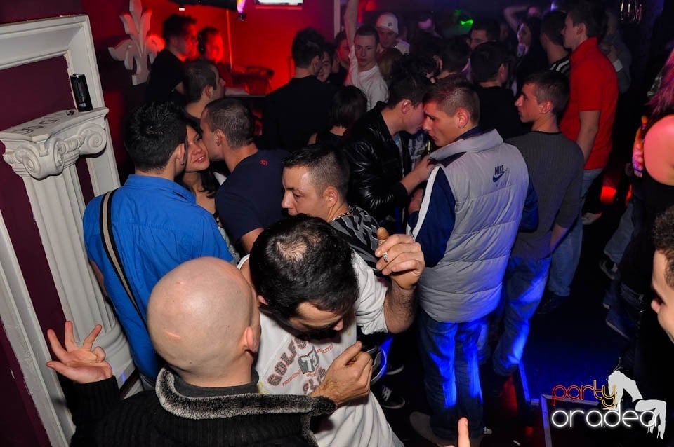 3 Style Night Party în Club Atti's,