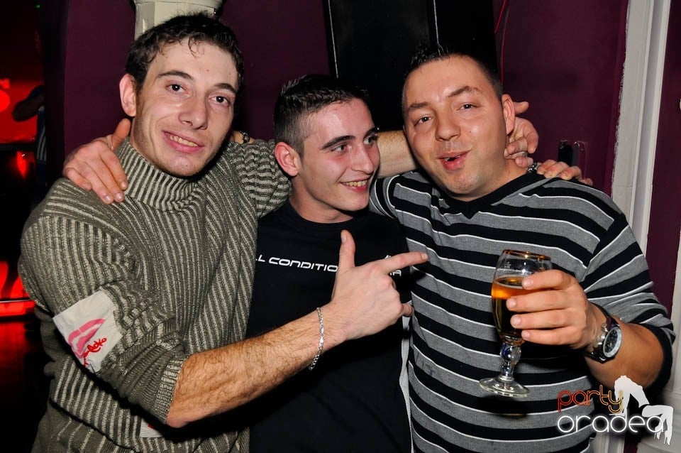 3 Style Night Party în Club Atti's,