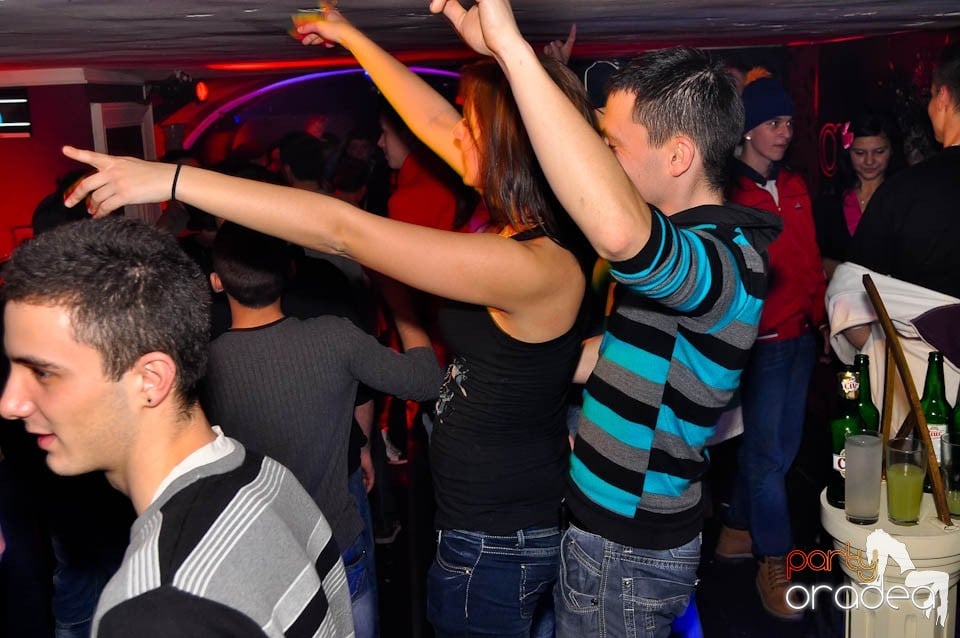 3 Style Night Party în Club Atti's,