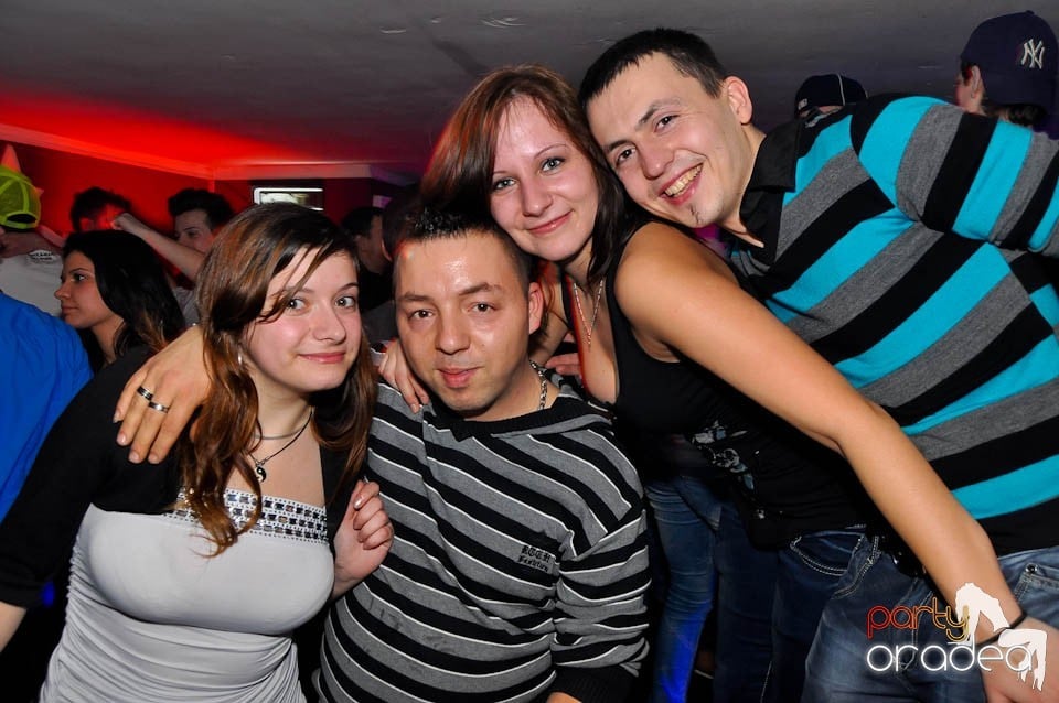 3 Style Night Party în Club Atti's,