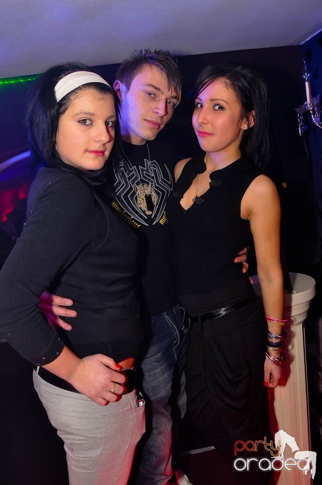 3 Style Night Party în Club Atti's,