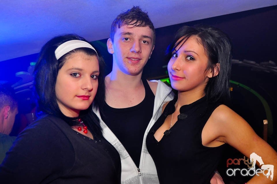 3 Style Night Party în Club Atti's,