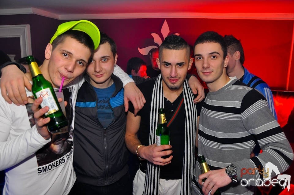 3 Style Night Party în Club Atti's,