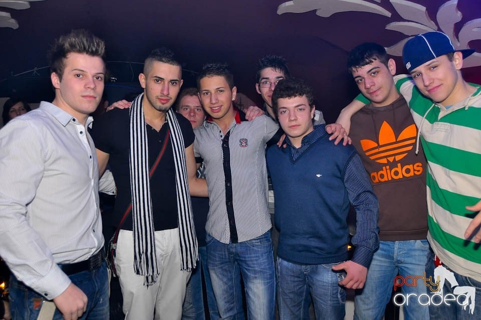 3 Style Night Party în Club Atti's,