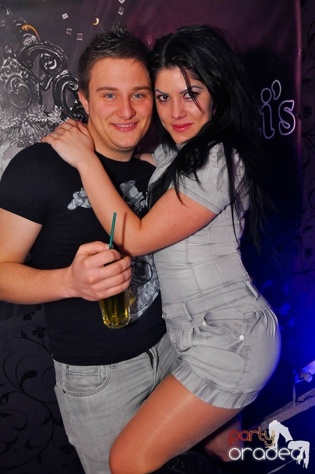 3 Style Night Party în Club Atti's,