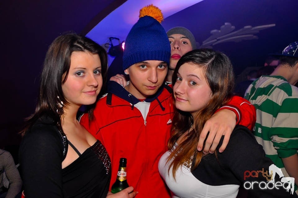 3 Style Night Party în Club Atti's,