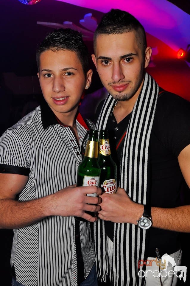 3 Style Night Party în Club Atti's,