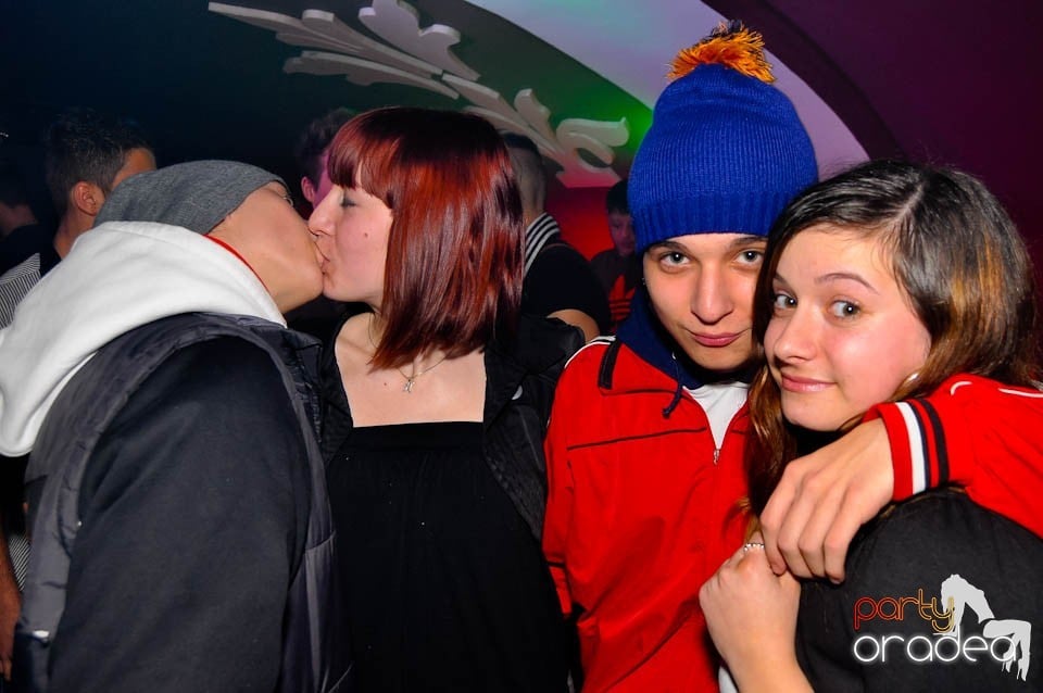 3 Style Night Party în Club Atti's,