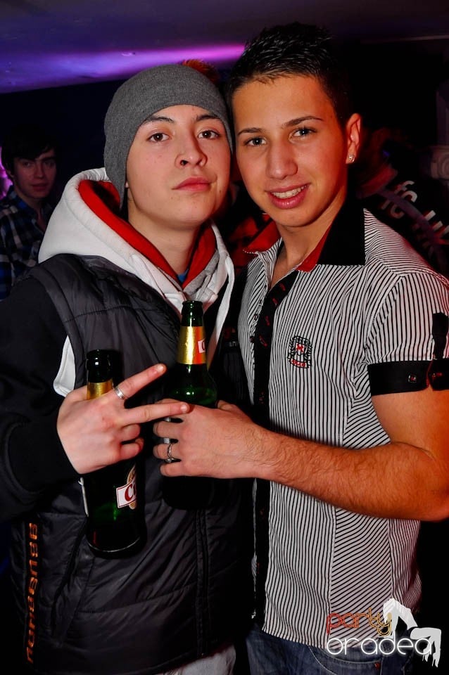 3 Style Night Party în Club Atti's,