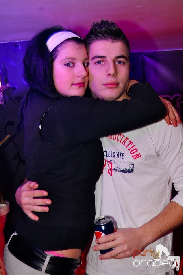3 Style Night Party în Club Atti's,