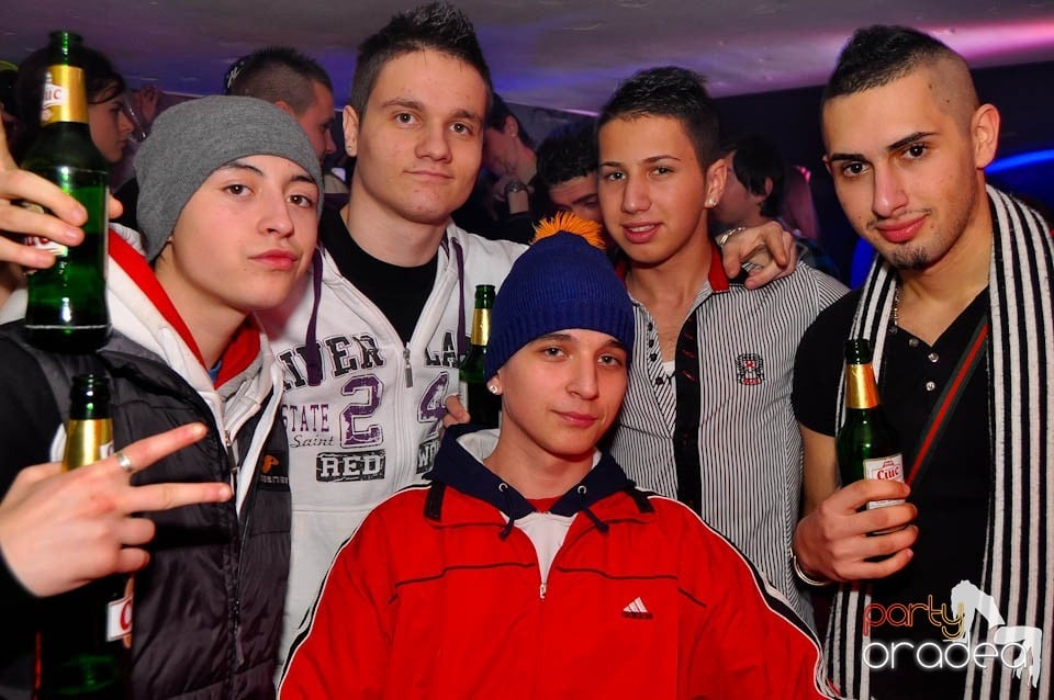 3 Style Night Party în Club Atti's,
