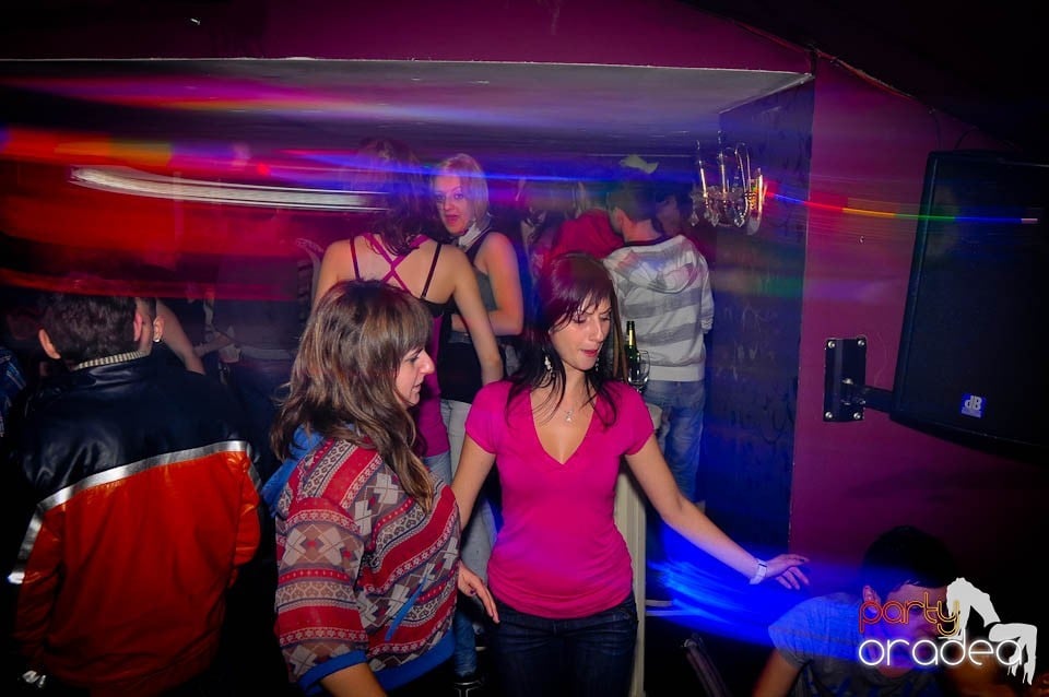 3 Style Night Party în Club Atti's,