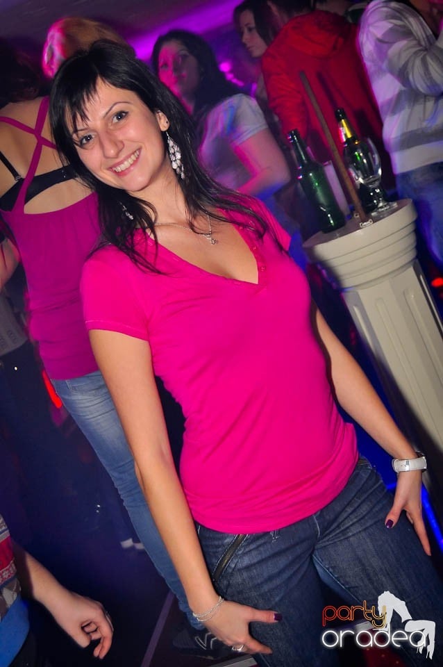 3 Style Night Party în Club Atti's,