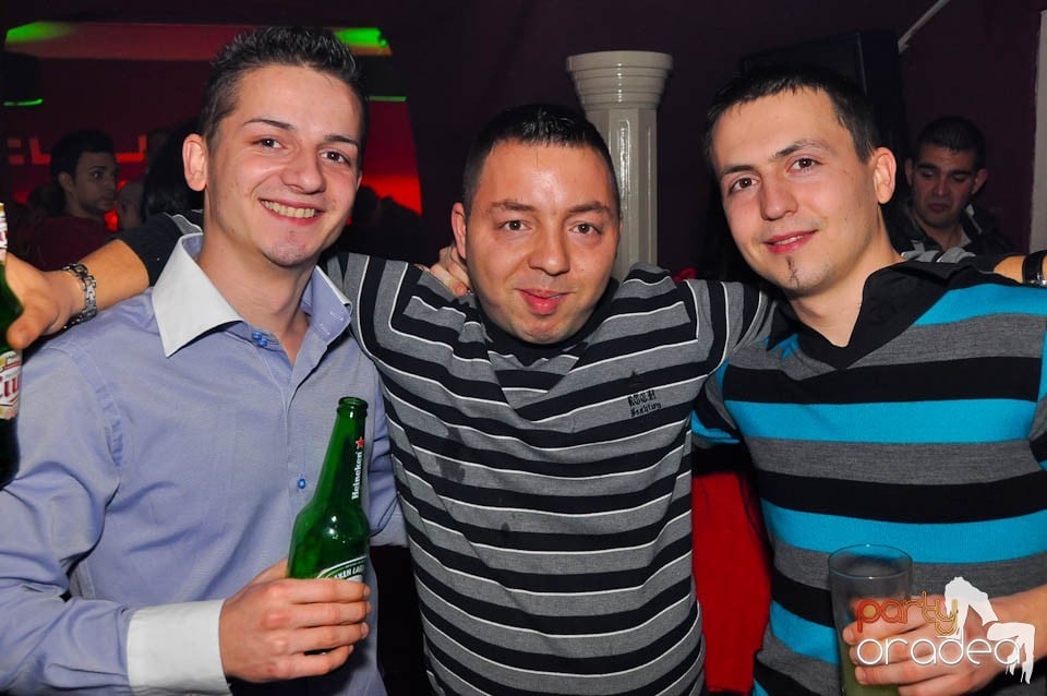 3 Style Night Party în Club Atti's,