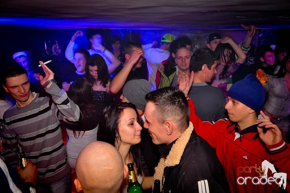 3 Style Night Party în Club Atti's,