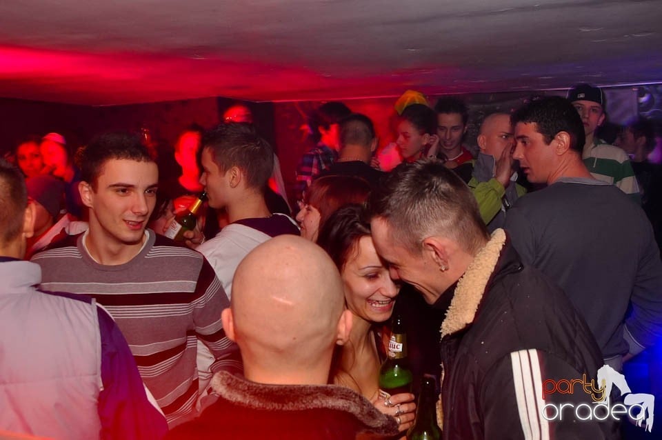 3 Style Night Party în Club Atti's,