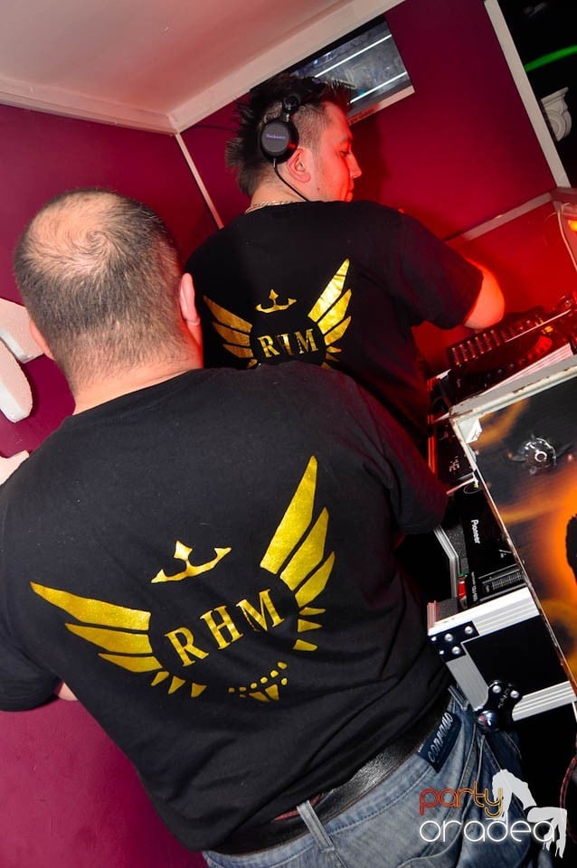 3 Style Night Party în Club Atti's,