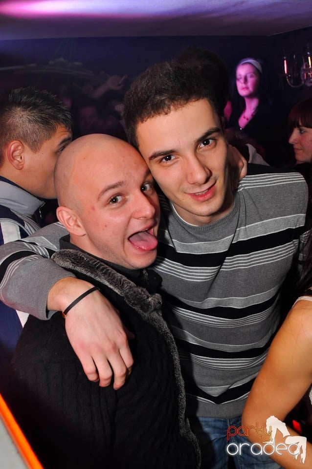 3 Style Night Party în Club Atti's,
