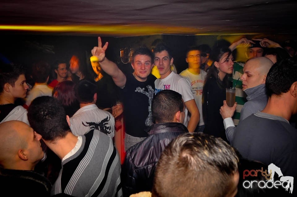 3 Style Night Party în Club Atti's,