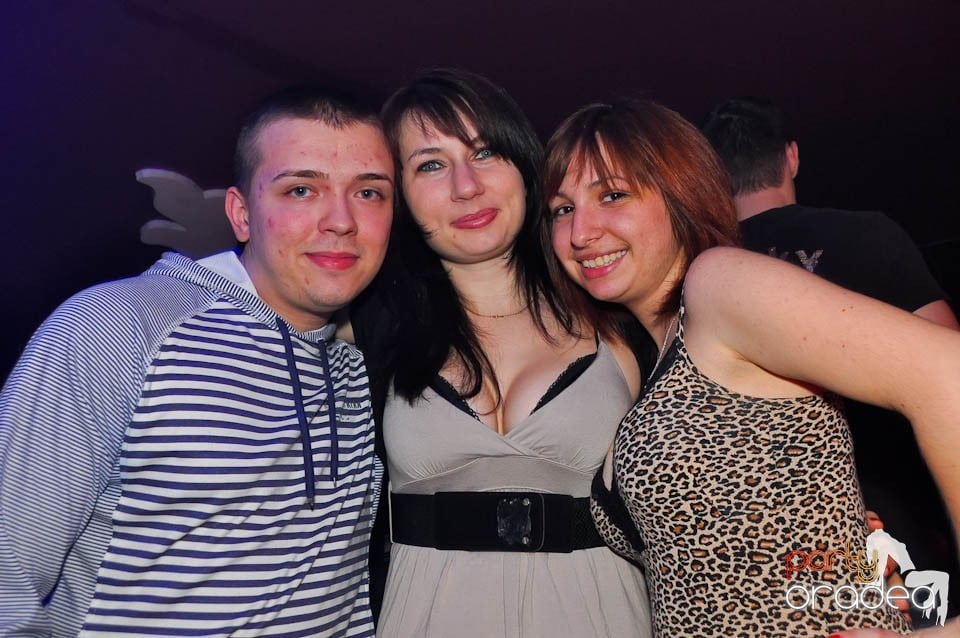 3 Style Night Party în Club Atti's,