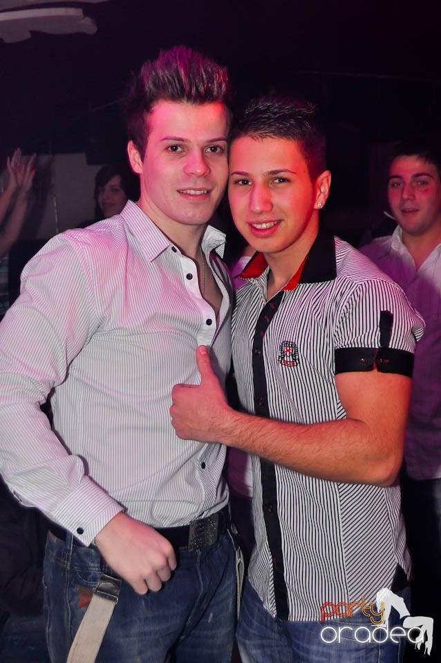 3 Style Night Party în Club Atti's,