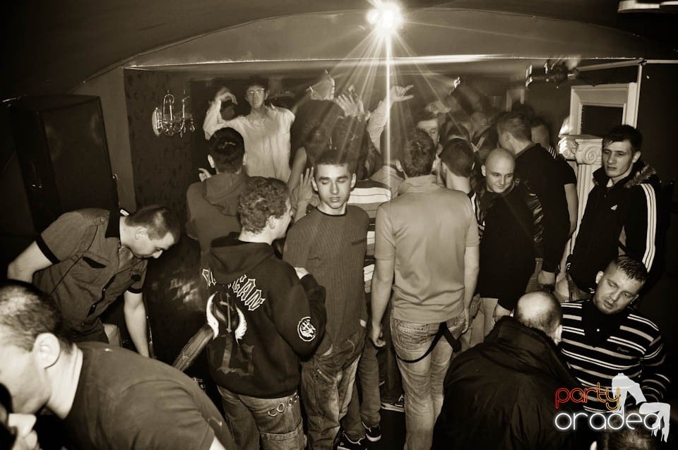 3 Style Night Party în Club Atti's,