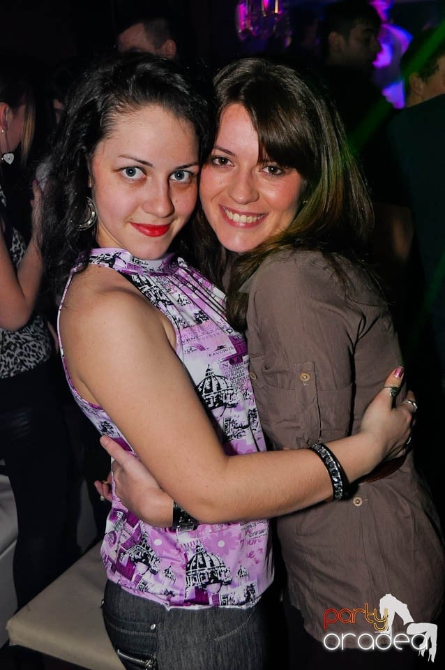 3 Style Night Party în Club Atti's,