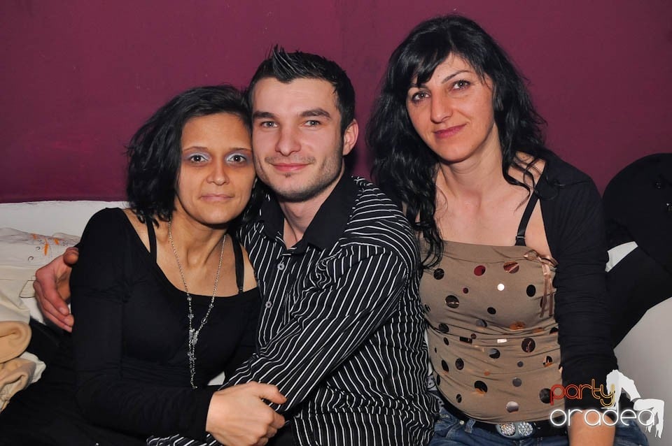 3 Style Night Party în Club Atti's,