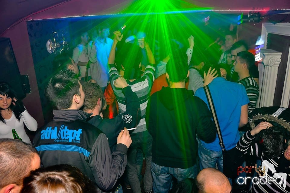 3 Style Night Party în Club Atti's,